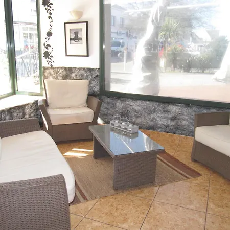 Hotel La Sterne 2*