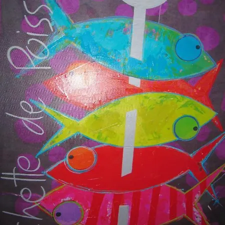 La Sterne 2* סן-ז'יל-קרואה-דה-וי